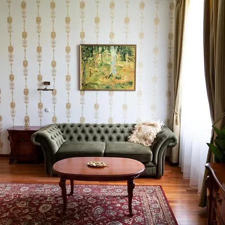 Elegance Apartman Apartment